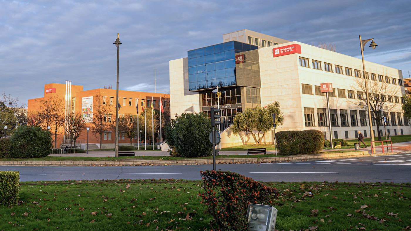 Universidad Nacional de La Rioja Escuela de Medicina